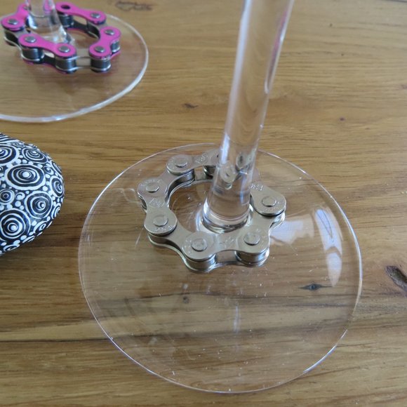 Magnetic Wine Glass Charms Colored Bike Chain Markers Christmas Gift Set Bikers - Picture 13 of 16